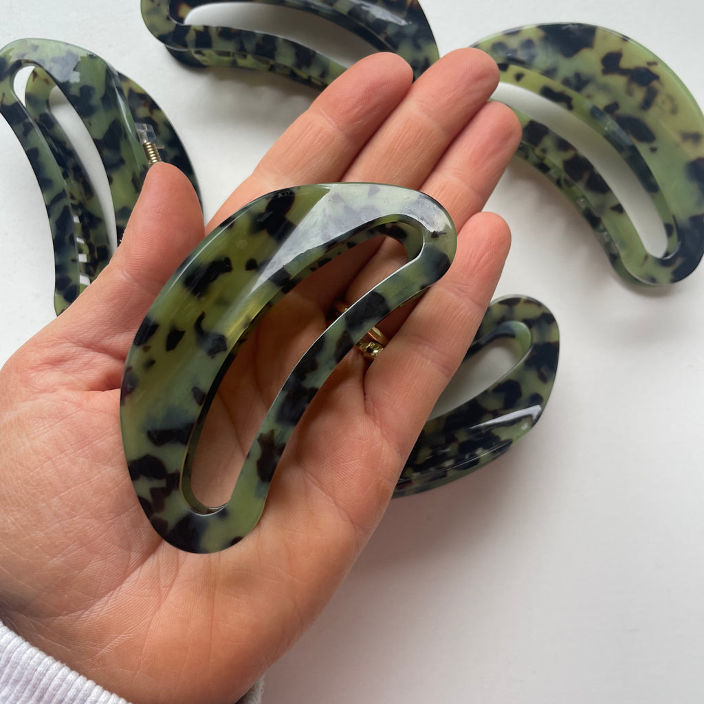 Claw Clip // Green Tort