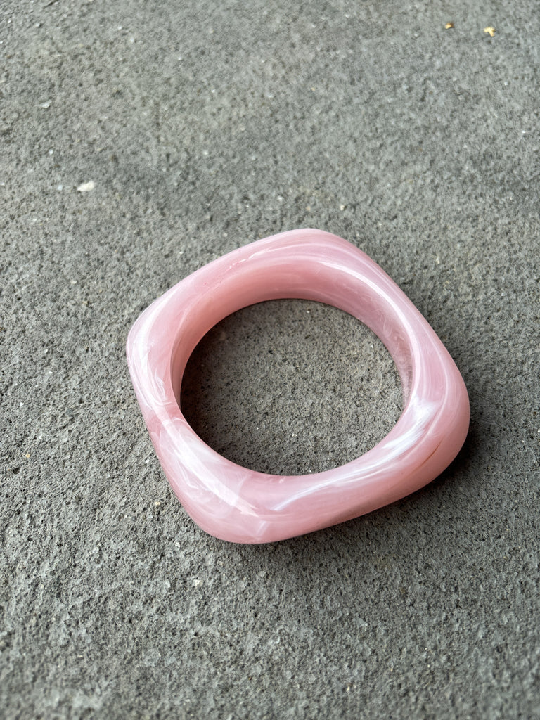 ANGULAR CUFF BANGLE IN PINK