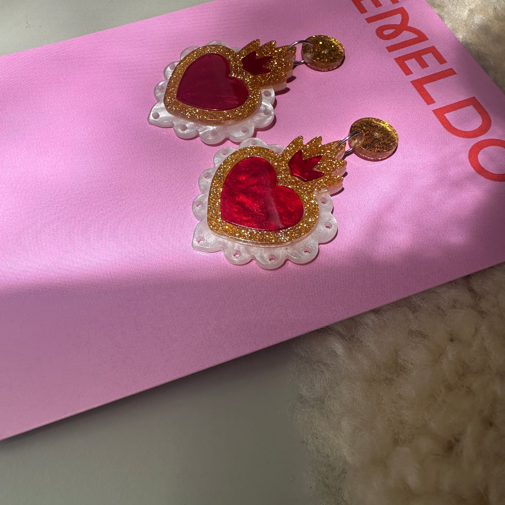 Crowned Hearts // white, red, gold
