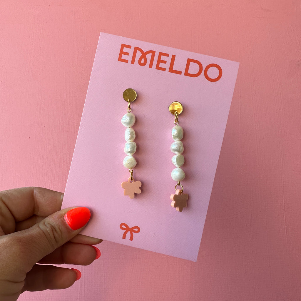 Arcadia Earrings // Pearlys with pale pink