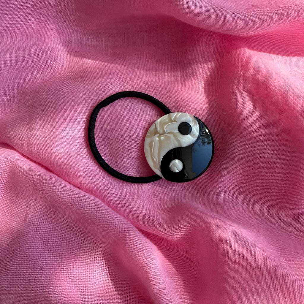 Yin Yang Elastic with Acrylic